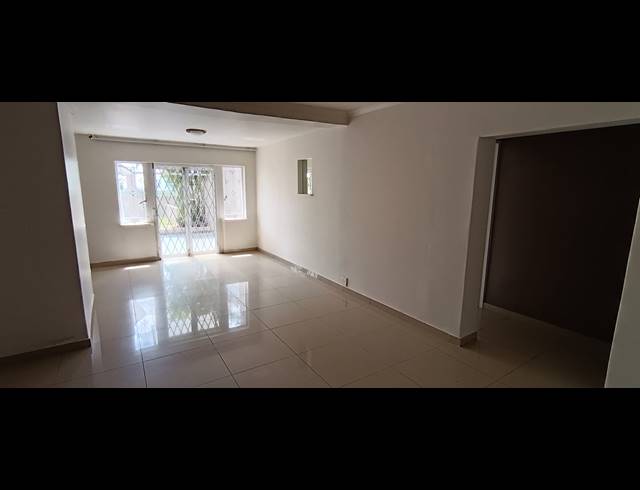 3 BEDROOM FLAT TO LET IN MORNINGSIDE
